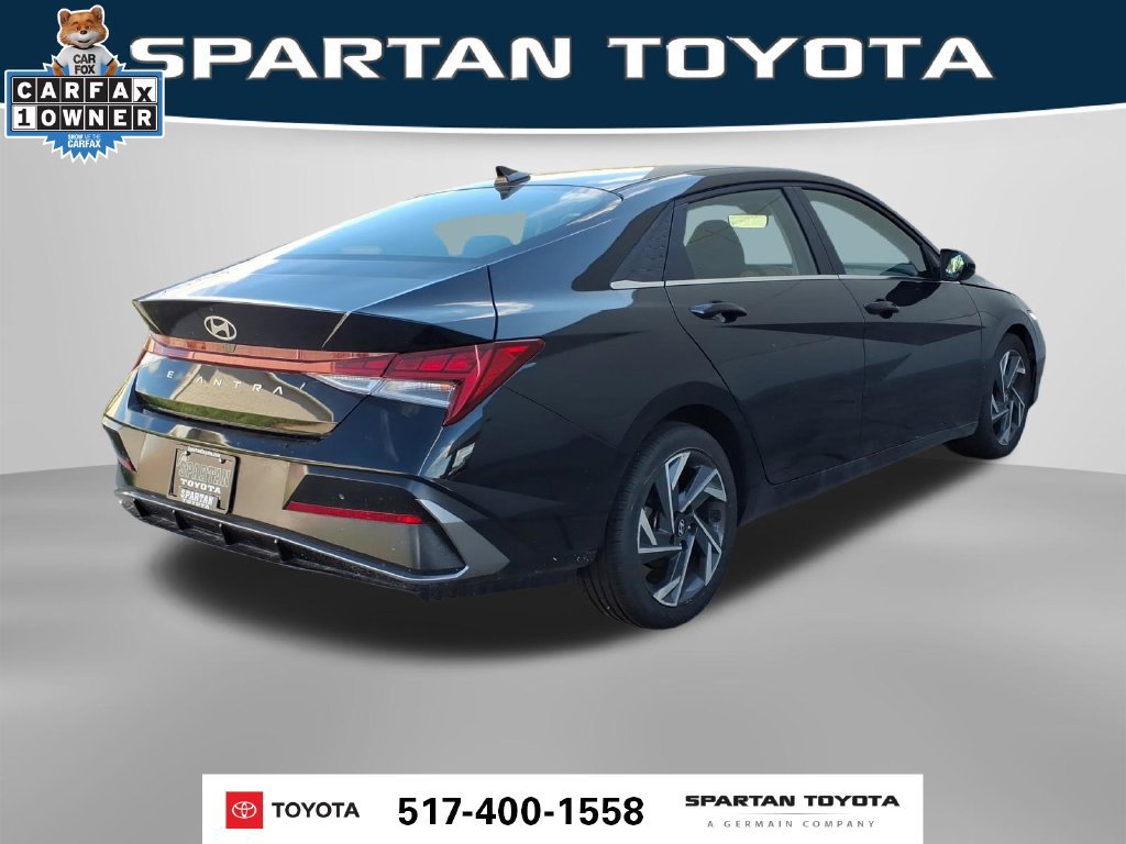Used 2025 Hyundai Elantra SEL FWD image 7