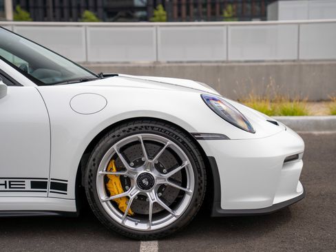 Used 2024 Porsche 911 GT3 RWD image 9