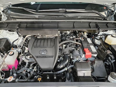 Certified 2025 Toyota Highlander LE FWD image 19
