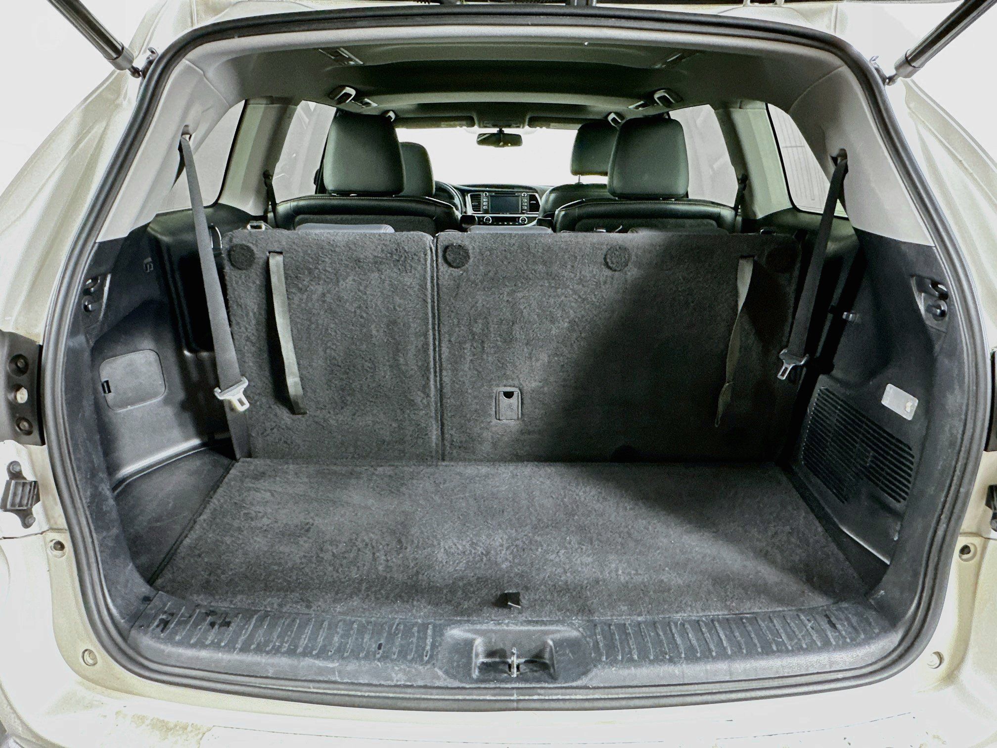 Used 2016 Toyota Highlander XLE AWD/4WD image 30