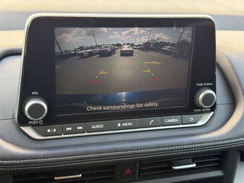 Used 2025 Nissan Rogue SV AWD/4WD image 21