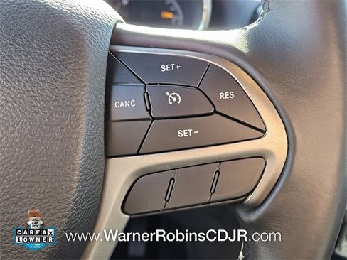 Used 2020 Jeep Grand Cherokee Laredo w/ 18" Wheel & 8.4" Radio Group image 27