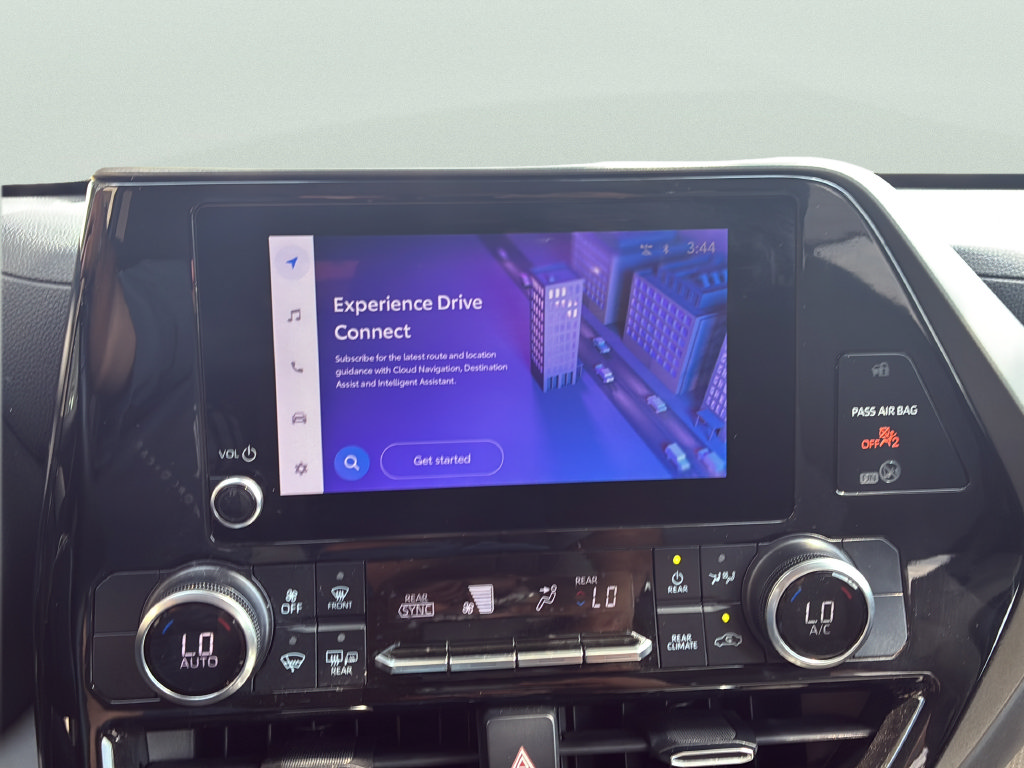 Used 2023 Toyota Highlander LE FWD image 18