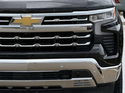 Used 2023 Chevrolet Silverado 1500 LTZ w/ Technology Package AWD/4WD image 9