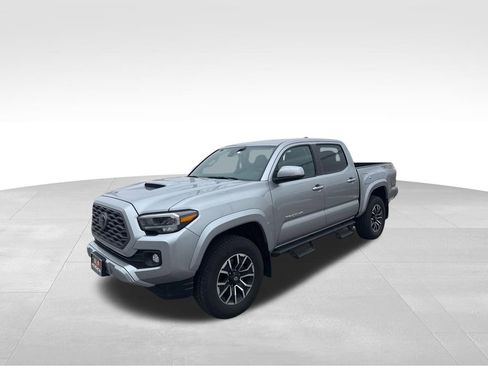 Used 2023 Toyota Tacoma TRD Sport w/ Technology Package image 4