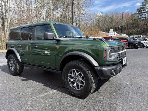 Certified 2025 Ford Bronco Badlands image 3
