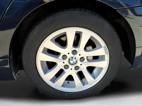 Used 2007 BMW 328xi Sedan image 2