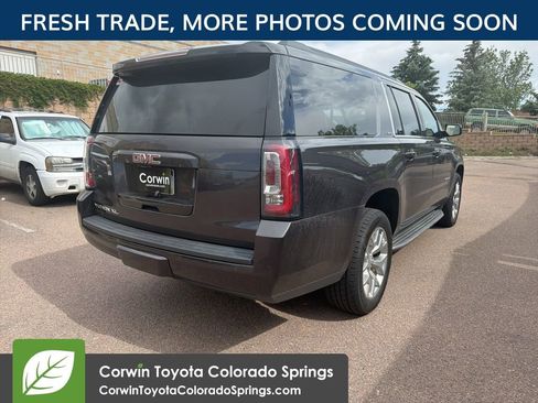 Used 2017 GMC Yukon XL SLT w/ Open Road Package AWD/4WD image 12