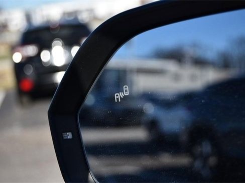 Certified 2023 Volkswagen Atlas SE image 10