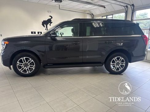 Certified 2025 Ford Expedition Active RWD image 5