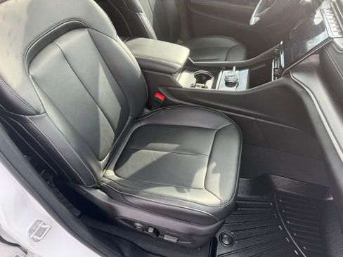 Used 2025 Jeep Grand Cherokee Limited image 55