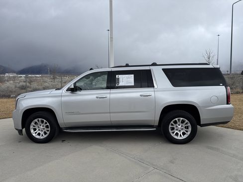 Used 2015 GMC Yukon XL SLT image 2