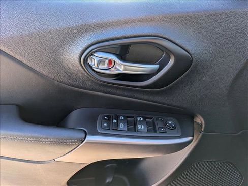 Used 2022 Jeep Cherokee Latitude Lux image 15