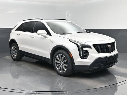 Used 2019 Cadillac XT4 Sport w/ Cold Weather Package FWD image 1