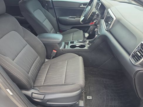 Used 2022 Kia Sportage LX AWD/4WD image 10