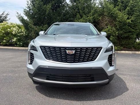 Used 2021 Cadillac XT4 Premium Luxury w/ Cold Weather Package FWD image 11
