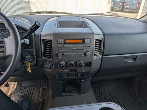 Used 2005 Nissan Titan XE AWD/4WD image 3