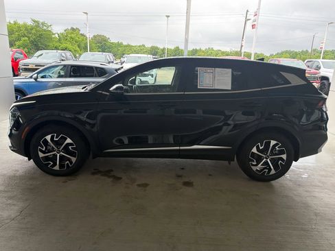 Used 2025 Kia Sportage EX FWD image 2
