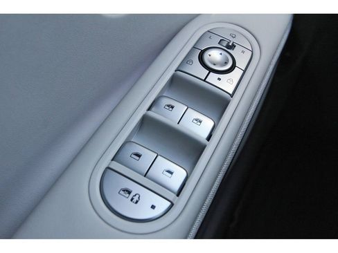 Used 2024 Hyundai Ioniq 5 Limited image 25