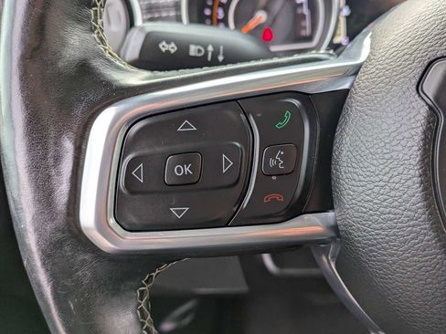 Used 2019 Jeep Wrangler Unlimited Sahara image 21