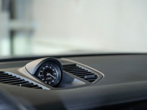 Certified 2025 Porsche Panamera image 20
