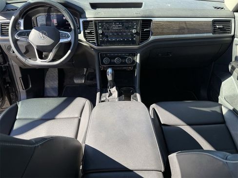 Used 2023 Volkswagen Atlas SE w/ Panoramic Sunroof Package image 26