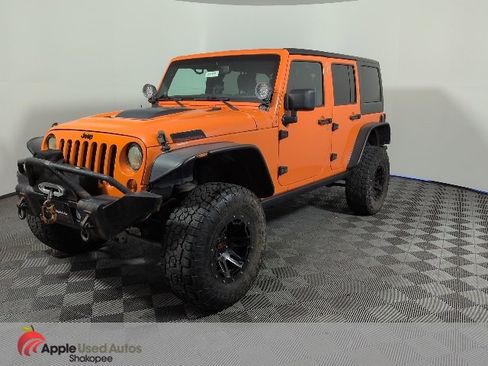 Used 2012 Jeep Wrangler Unlimited Sahara w/ Connectivity Group image 3