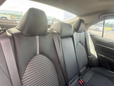 Used 2018 Toyota Camry SE w/ Moonroof Package FWD image 30
