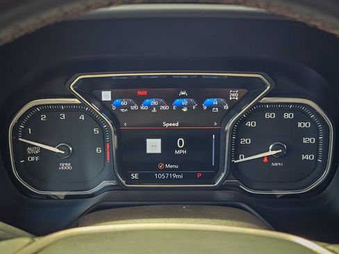 Used 2021 GMC Yukon XL AT4 w/ AT4 Premium Plus Package AWD/4WD image 21