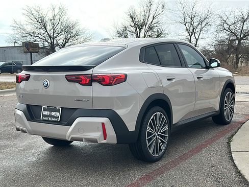 New 2026 BMW X2 xDrive28i w/ Technology Package image 8