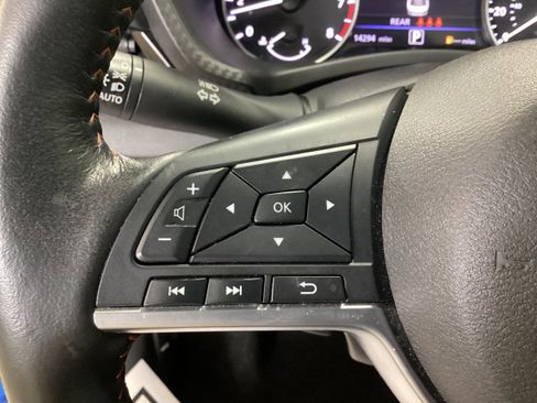 Used 2024 Nissan Sentra SR w/ SR Premium Package FWD image 19