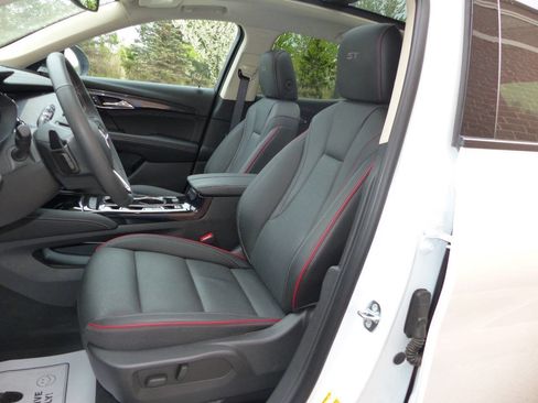 Used 2023 Buick Envision Essence w/ Sport Touring Package AWD/4WD image 29