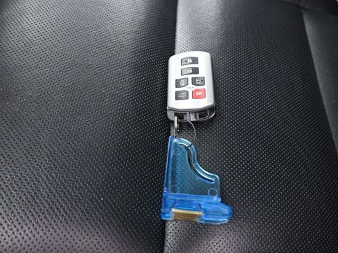 Used 2020 Toyota Sienna SE Premium image 66