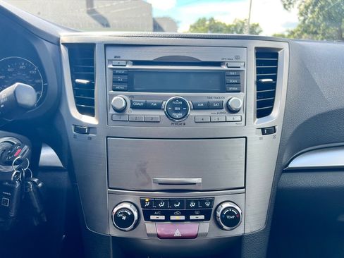 Used 2010 Subaru Outback 2.5i Premium image 14