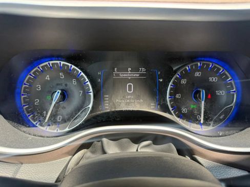 Used 2019 Chrysler Pacifica Touring-L FWD image 20