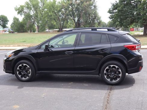Used 2021 Subaru Crosstrek 2.0i Premium w/ Moonroof Package AWD/4WD image 8