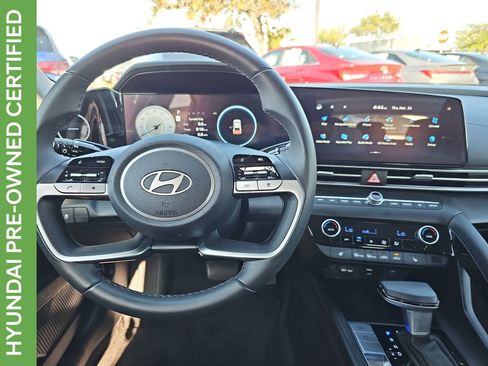 Certified 2025 Hyundai Elantra SEL w/ Cargo Package image 15