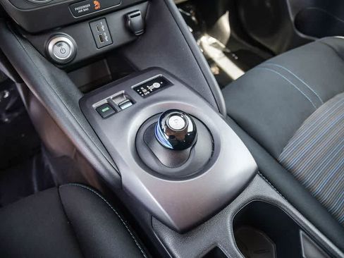 Used 2022 Nissan Leaf S FWD image 19