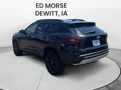 Used 2024 Chevrolet Trax LT FWD image 3