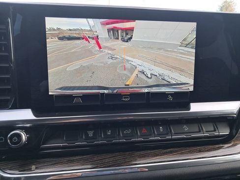 Used 2024 GMC Sierra 3500 SLE w/ SLE Value Package image 19