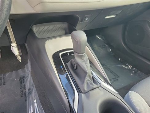 Used 2025 Toyota Corolla LE image 20