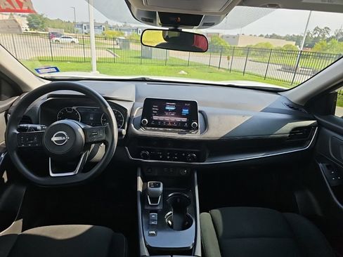 Used 2024 Nissan Rogue S FWD image 23
