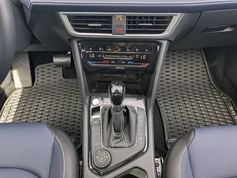 Certified 2025 Volkswagen Taos SEL image 19