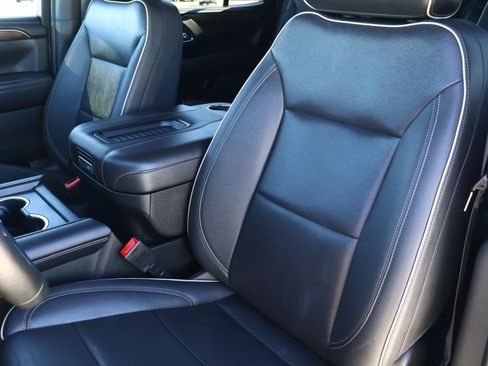 Used 2023 Chevrolet Tahoe Premier RWD image 16