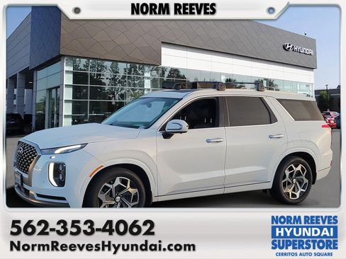Used 2022 Hyundai Palisade Calligraphy w/ Winter Package FWD image 1