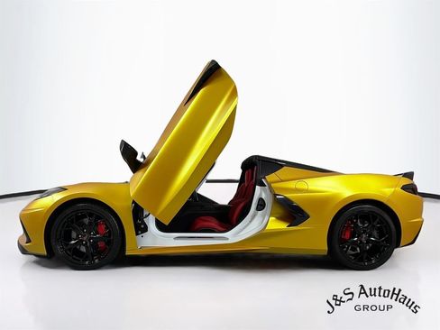 Used 2023 Chevrolet Corvette Stingray Coupe w/ Z51 Performance Package RWD image 4