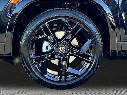 New 2026 Volkswagen Tiguan SE R-Line image 31