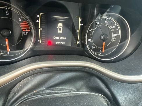 Used 2018 Jeep Cherokee Latitude FWD image 7