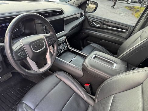 Used 2021 GMC Yukon Denali w/ Denali Premium Package image 32