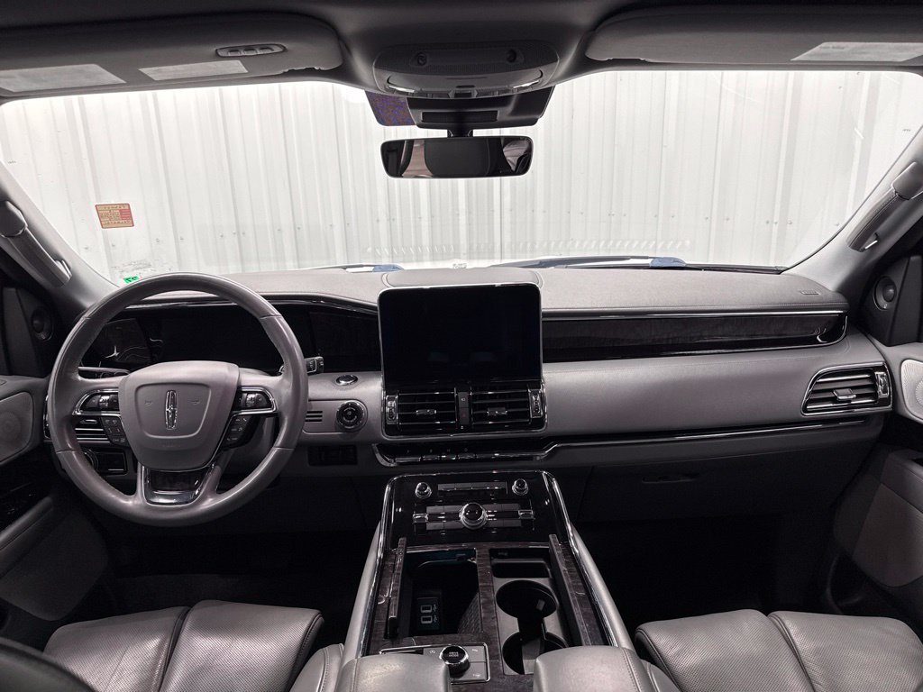 Used 2018 Lincoln Navigator Reserve w/ Technology Package AWD/4WD image 17